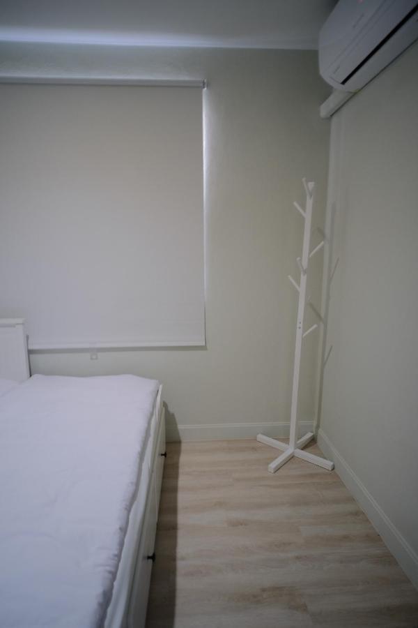 Baan Khun Pra Duplex Rm3 Bangkok Apartment Exterior foto